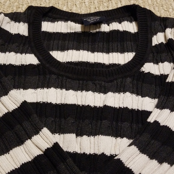 Sweater - Picture 3 of 3